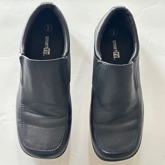 SmartFit Boys’ Black Slip-On Dress Shoes – Skid Resistant, Classic Square Toe - Picture 3 of 7